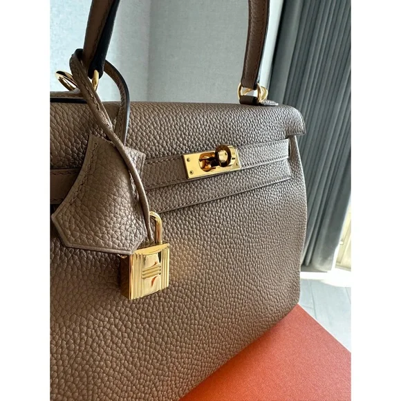 2022 Hermes Kelly 25 Togo Chai gold hardware - Picture 9 of 15
